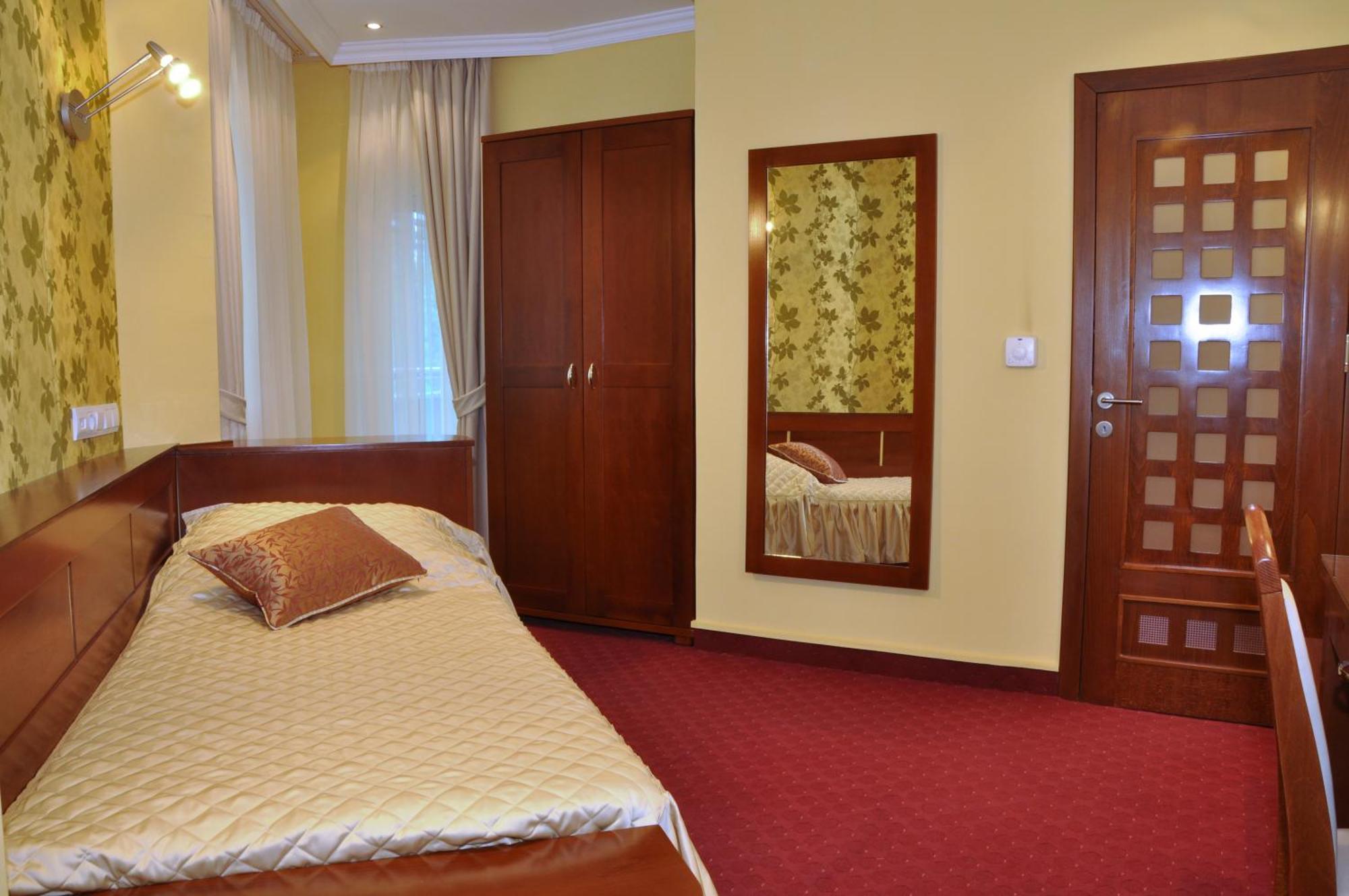 Hotel Botika Кралево Экстерьер фото