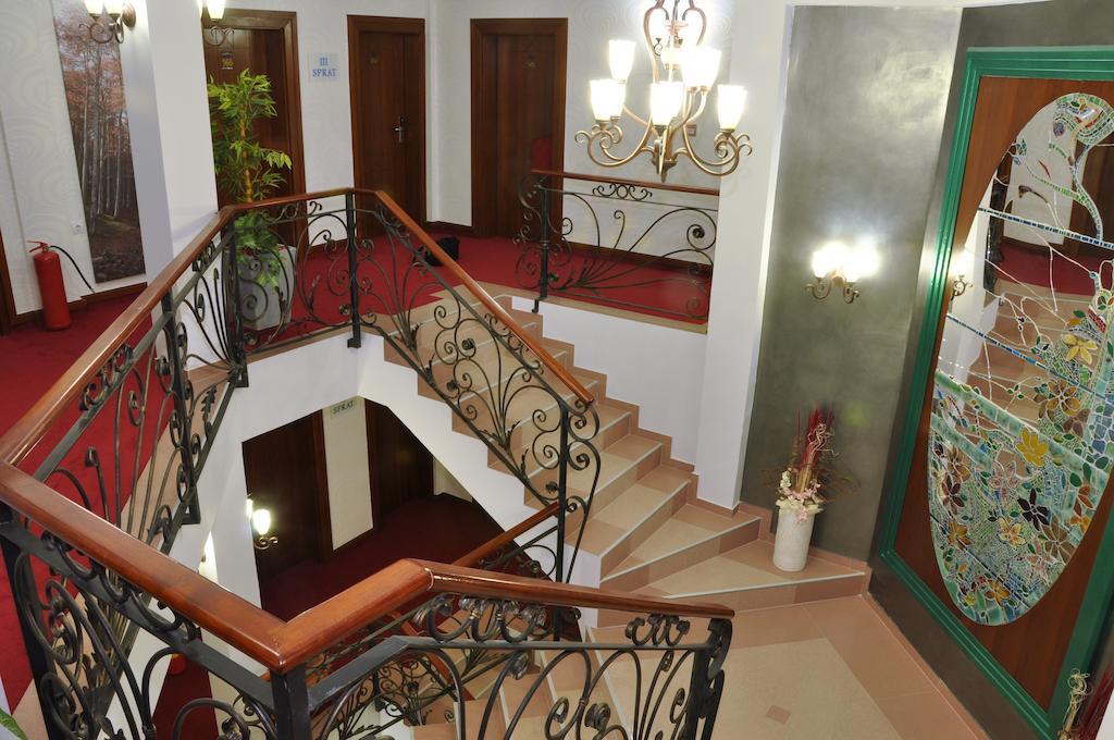 Hotel Botika Кралево Интерьер фото